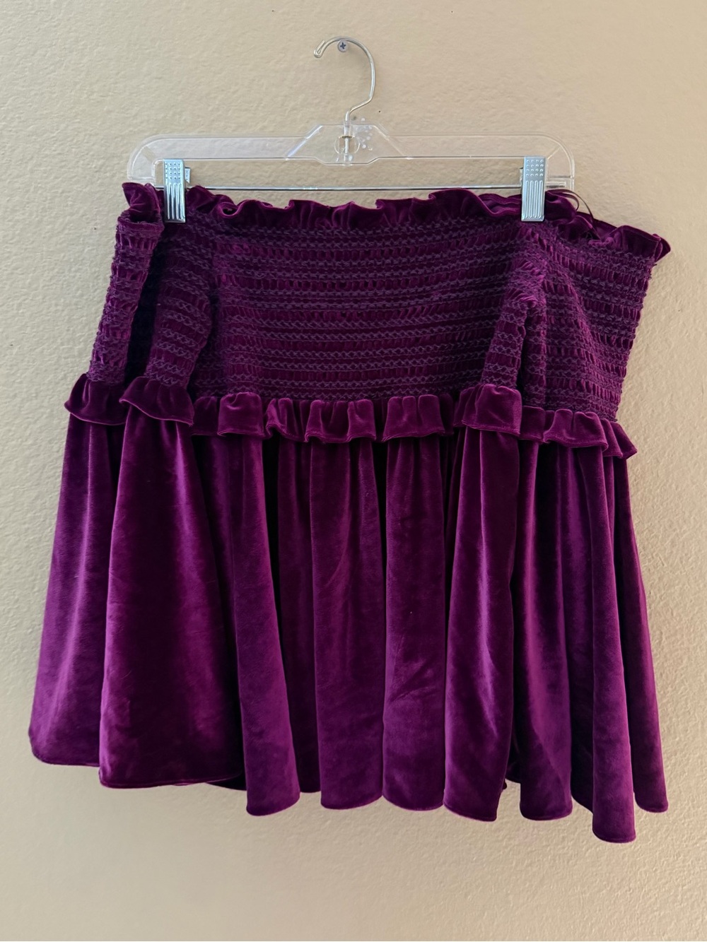 Velvet Ruffled Bell Sleeved Strapless Top in Deep Plum